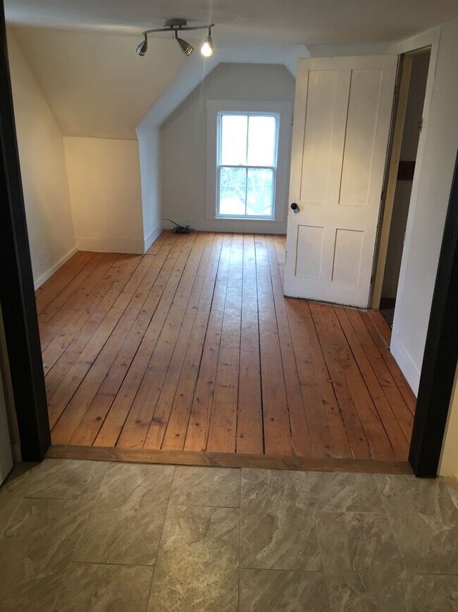 Building Photo - 21 Pleasant St