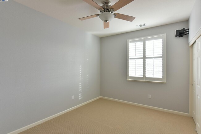 Building Photo - 35 Belize Ct