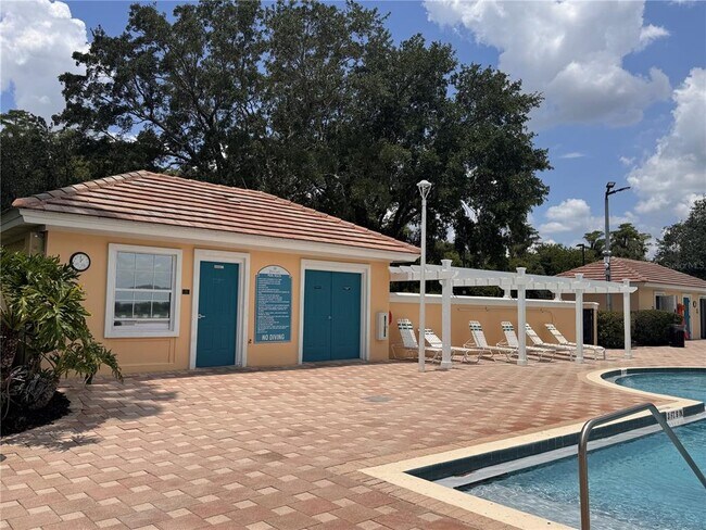 Building Photo - 6318 Westcott Cove Blvd