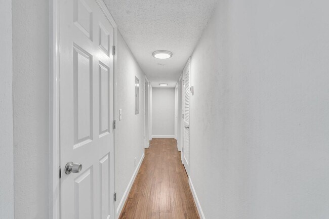 Building Photo - Bellemeade Highlands Condo