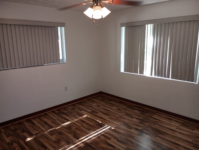 Building Photo - 200 Center St