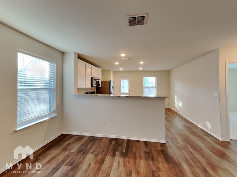 Building Photo - 7352 Littlefoot Ln