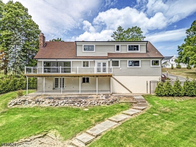 Building Photo - 136 Carlough Rd