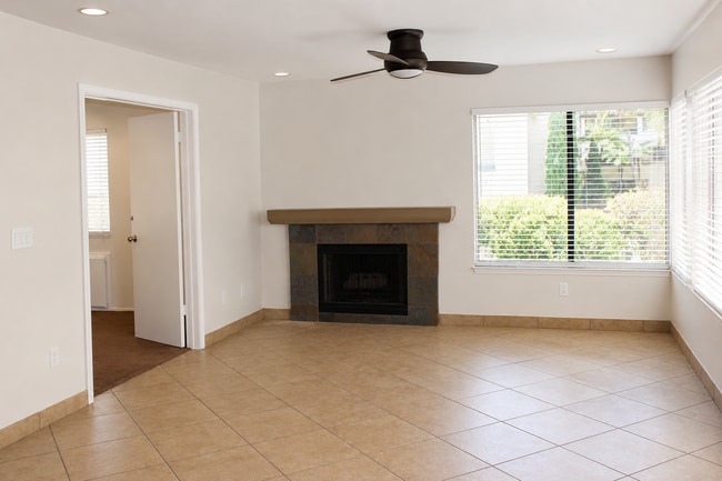 Building Photo - 6757 Friars Rd