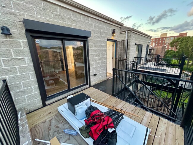 Building Photo - 5333 S Calumet Ave