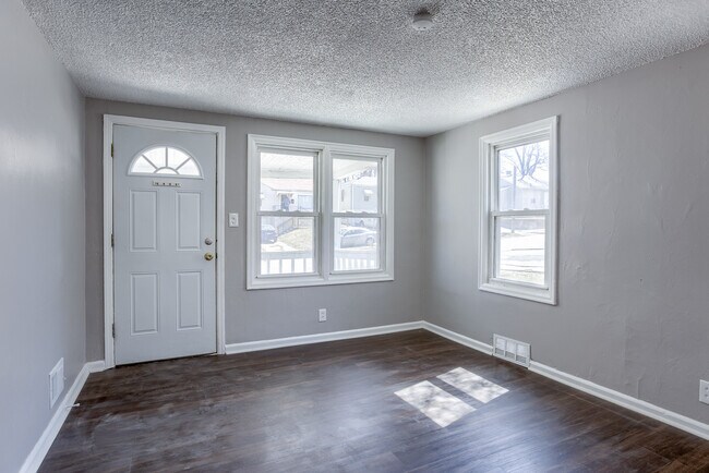 Building Photo - 3224 N 40th St