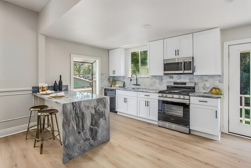 Building Photo - 4224 Brockton Ave