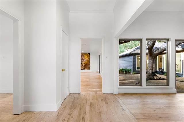 Building Photo - 9415 Hill View Dr