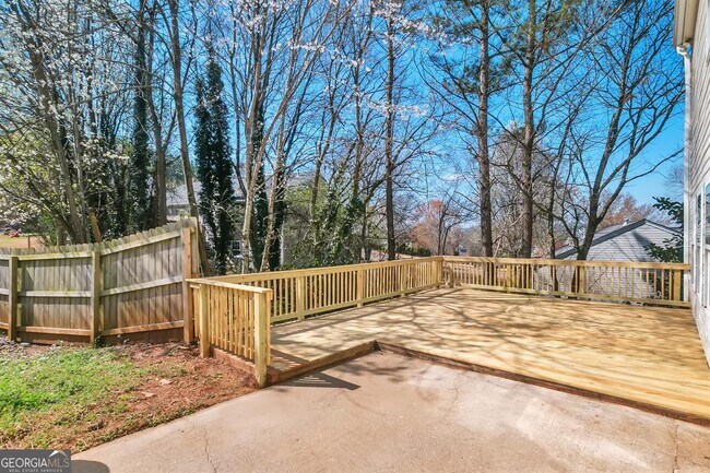 Building Photo - 1001 River Plantation Dr