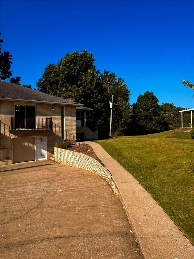 Building Photo - 14911 Dutchmans Dr