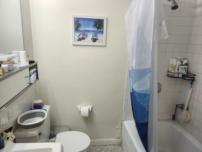 Building Photo - 1643 Cambridge St