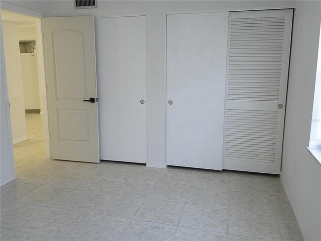 Building Photo - 4158 S Tamiami Trl