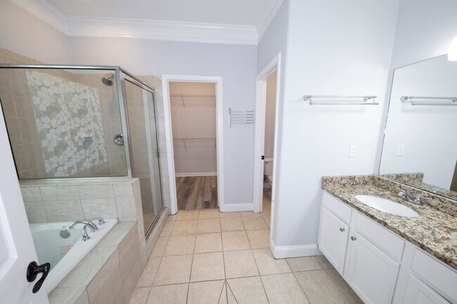 Building Photo - 964 Hank Aaron Dr SE