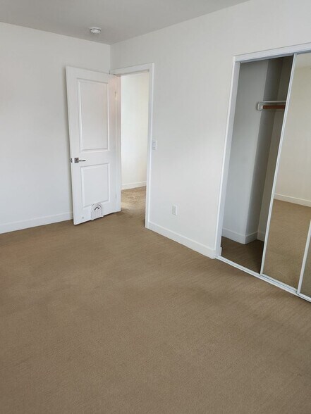 Building Photo - 1629 W Summit St