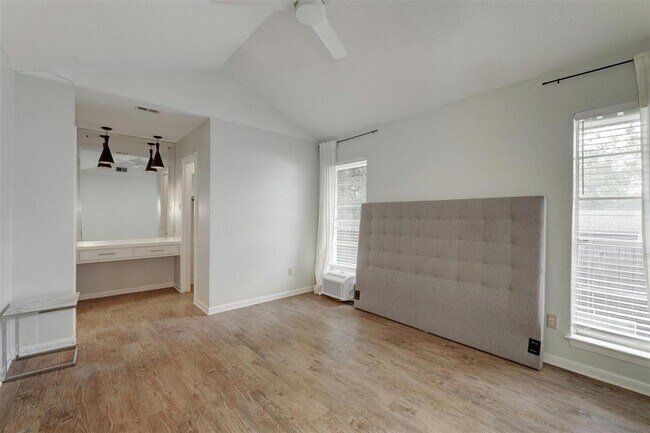 Building Photo - 8001 Ceberry Dr