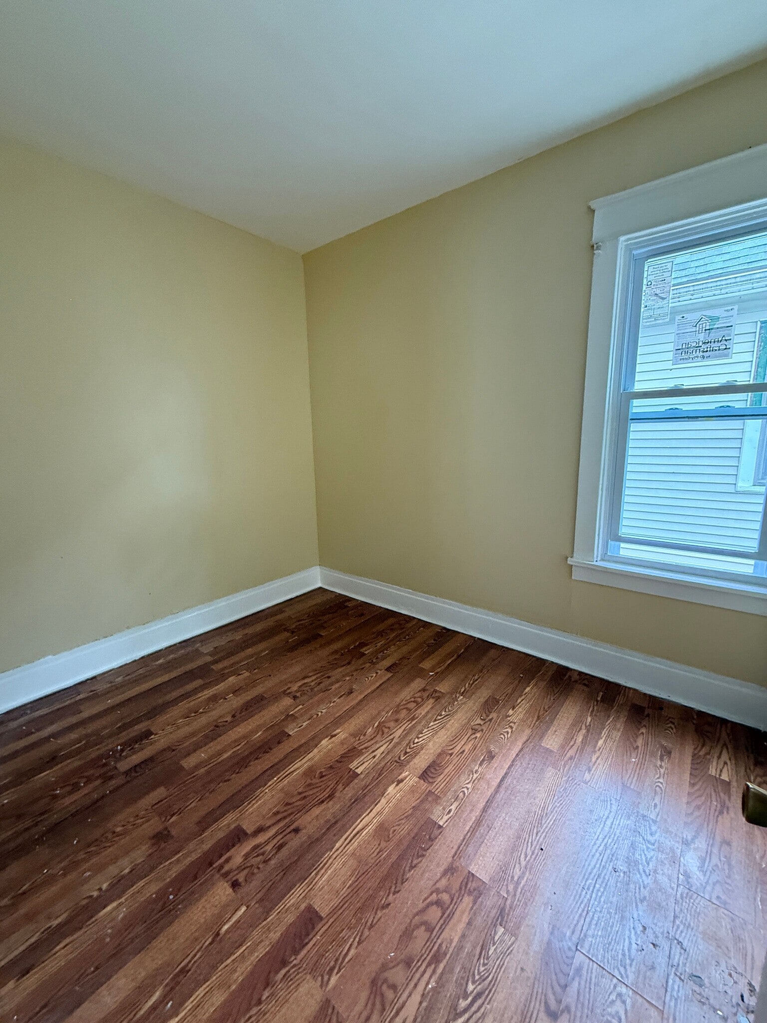 Building Photo - 412 Cornwall Ave