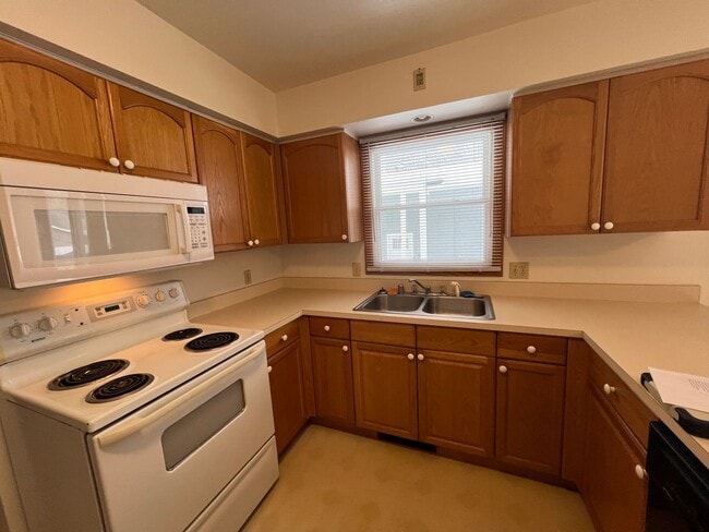 Building Photo - 602-614 Brown Street