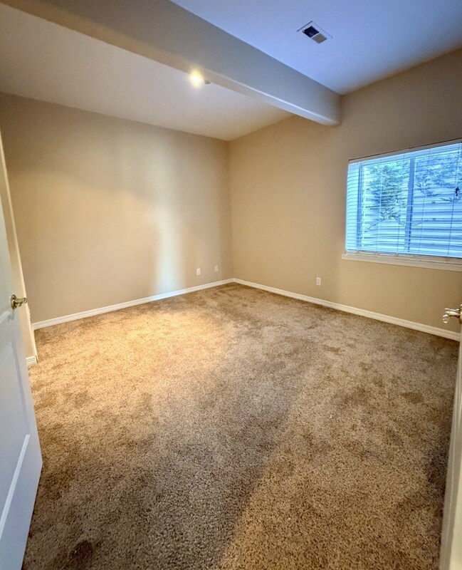 Building Photo - 18515 Peaceful Pines