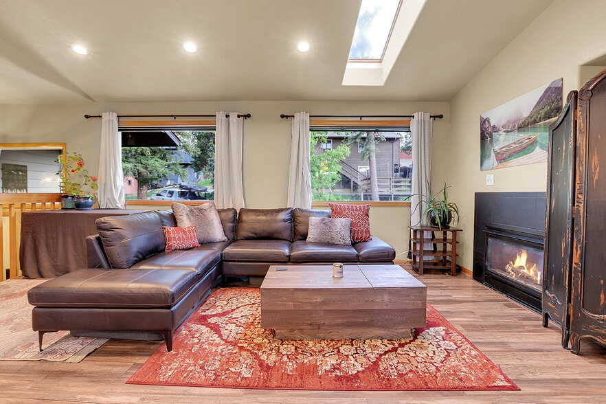 Living Room - 30273 Conifer Rd