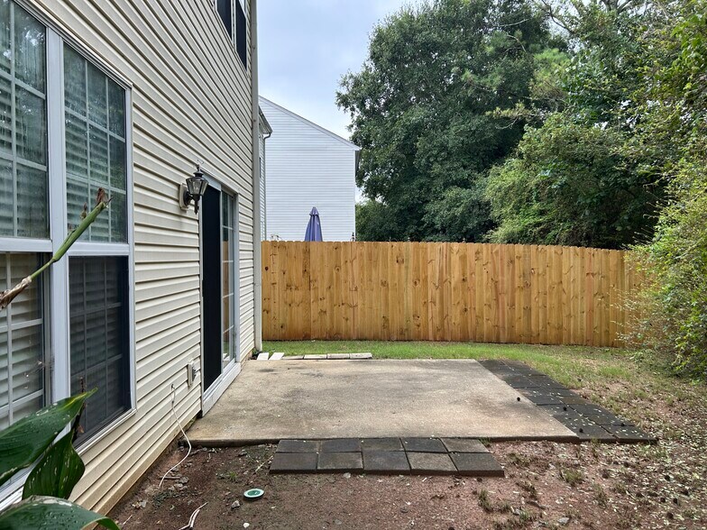 Building Photo - 1671 Heyford Cir NW
