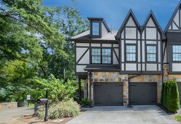 Building Photo - 4008 Lennox Dr