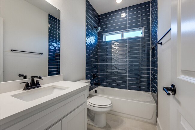 Building Photo - 6204 Mulberry Creek Ln
