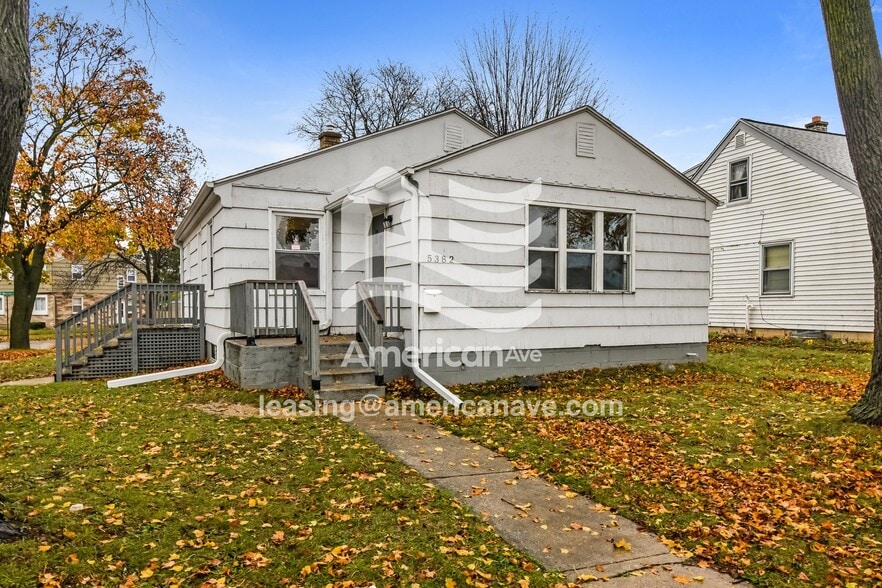 Building Photo - 5382 W Leon Terrace