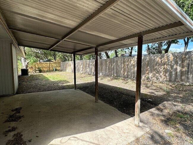 Building Photo - 6731 Carters Blf Dr