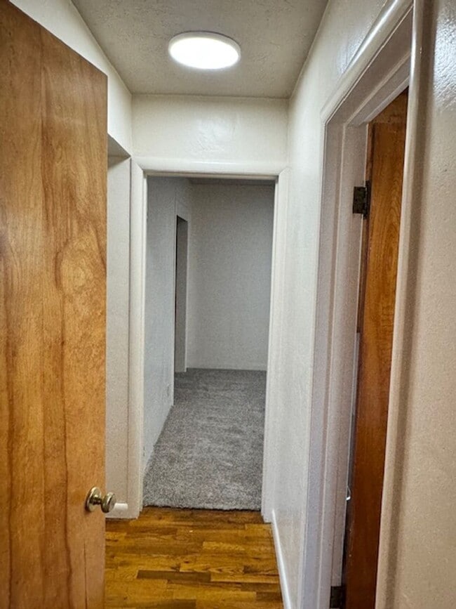 Building Photo - SINGLE LEVEL, 3 BEDROOM HOME WITH DETACHED...