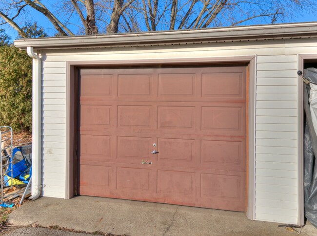 Building Photo - 1116 Top-O-Hollow Rd