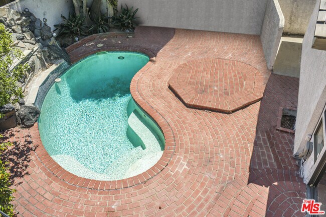 Building Photo - 8300 Regis Way