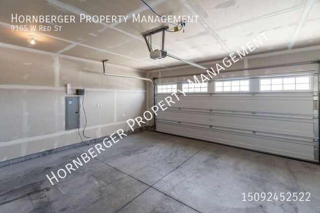 Building Photo - 9105 W Red St