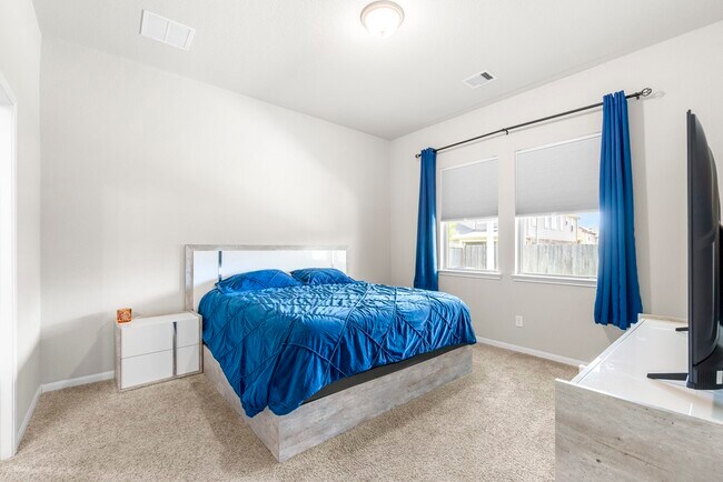 Building Photo - 5006 Sunway Dr