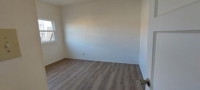Bedroom 1 - 1252 Vine St