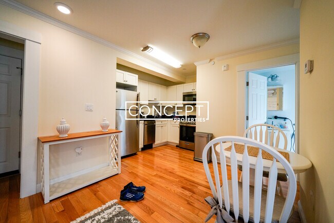 Building Photo - 219 Commonwealth Ave