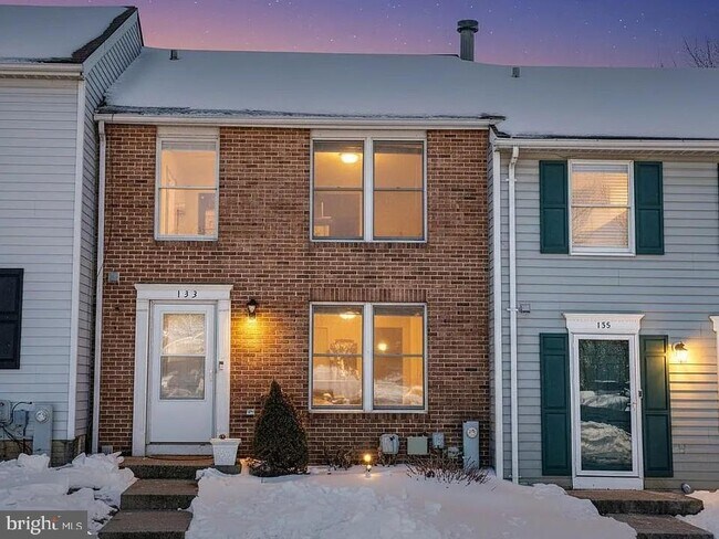 Building Photo - 133 Spruce Woods Ct