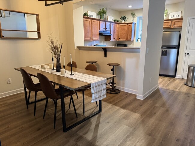 Building Photo - FANTASTIC LOCATION!! 2BR/2.5BA Townhouse in Historic Waverly area!