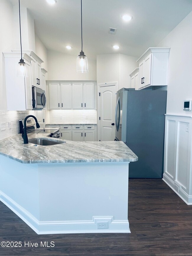 Building Photo - 4227 Laurel Rdg Dr