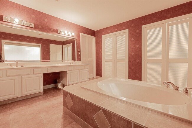 Building Photo - 13103 Rincon Dr