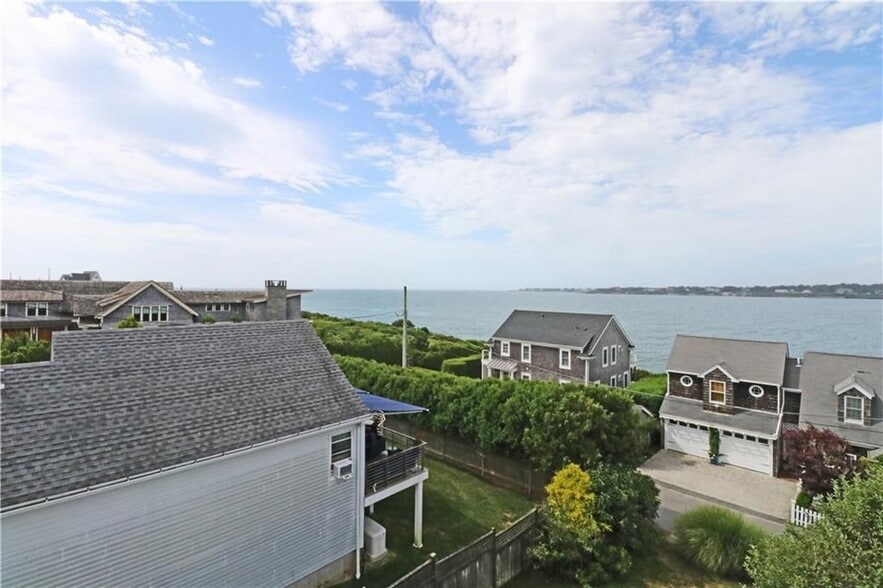 Building Photo - 249 Tuckerman Ave