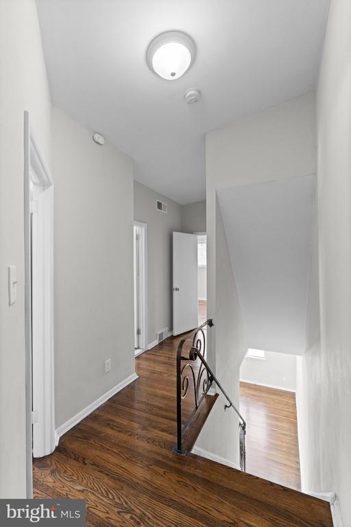 Building Photo - 205 Juniper Rd