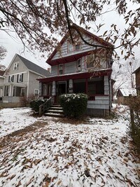 Building Photo - 96 Hall St