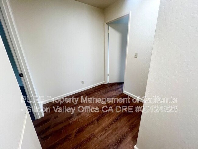 Building Photo - 144 Montebello Dr