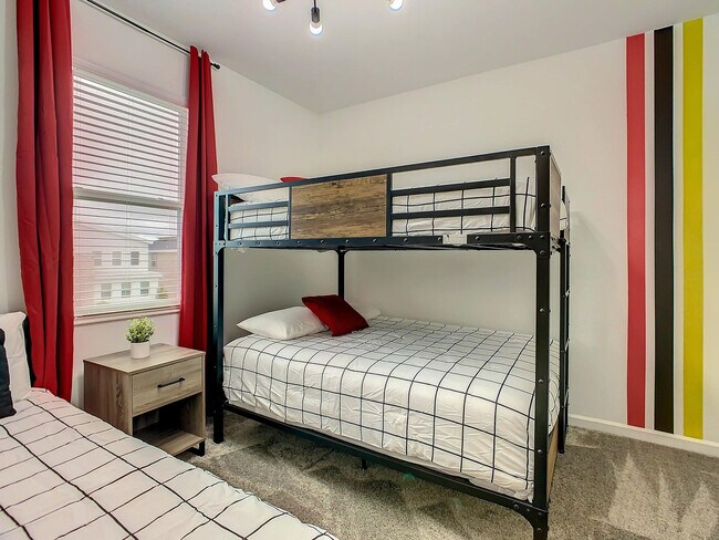 Building Photo - 9335 Sommerset Hills Dr