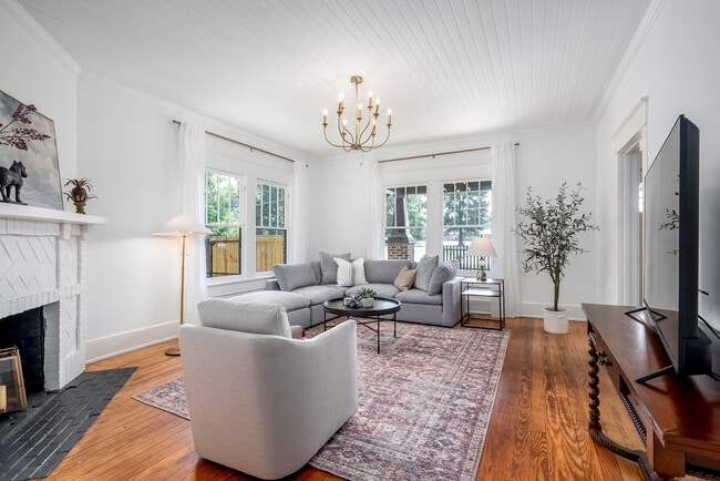 Building Photo - 227 Kershaw St NE