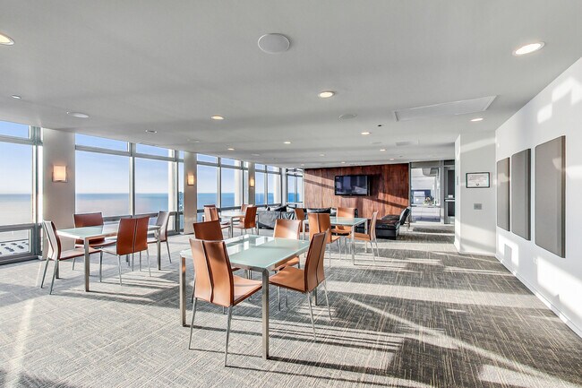 Building Photo - 65 E Monroe St