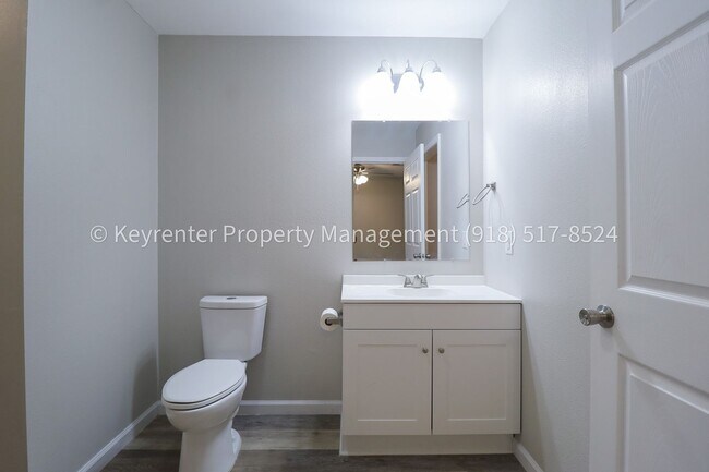 Building Photo - 4124 W 56th Pl