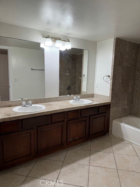 Building Photo - 13525 Vanowen St