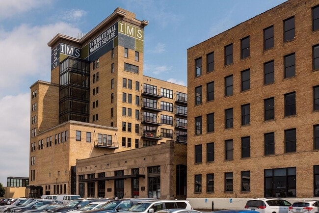 Building Photo - 290 Market St