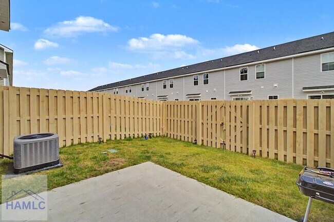 Building Photo - 106 Heirloom Rd